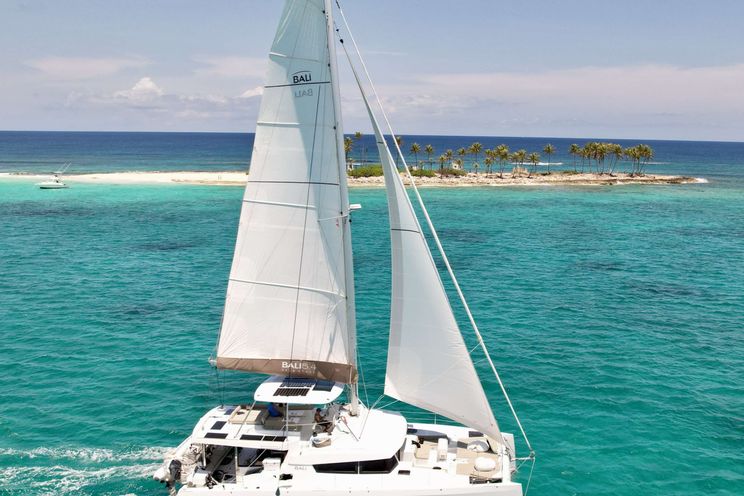 Charter Yacht LOCATION 5.4 - Bali 5.4 - 4 Cabins - Nassau - Exumas - Bahamas