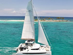 LOCATION 5.4 - Bali 5.4 - 4 Cabins - Nassau - Exumas - Bahamas LOCATION 5.4 - Bali 5.4 - 4 Cabins - Nassau - Exumas - Bahamas