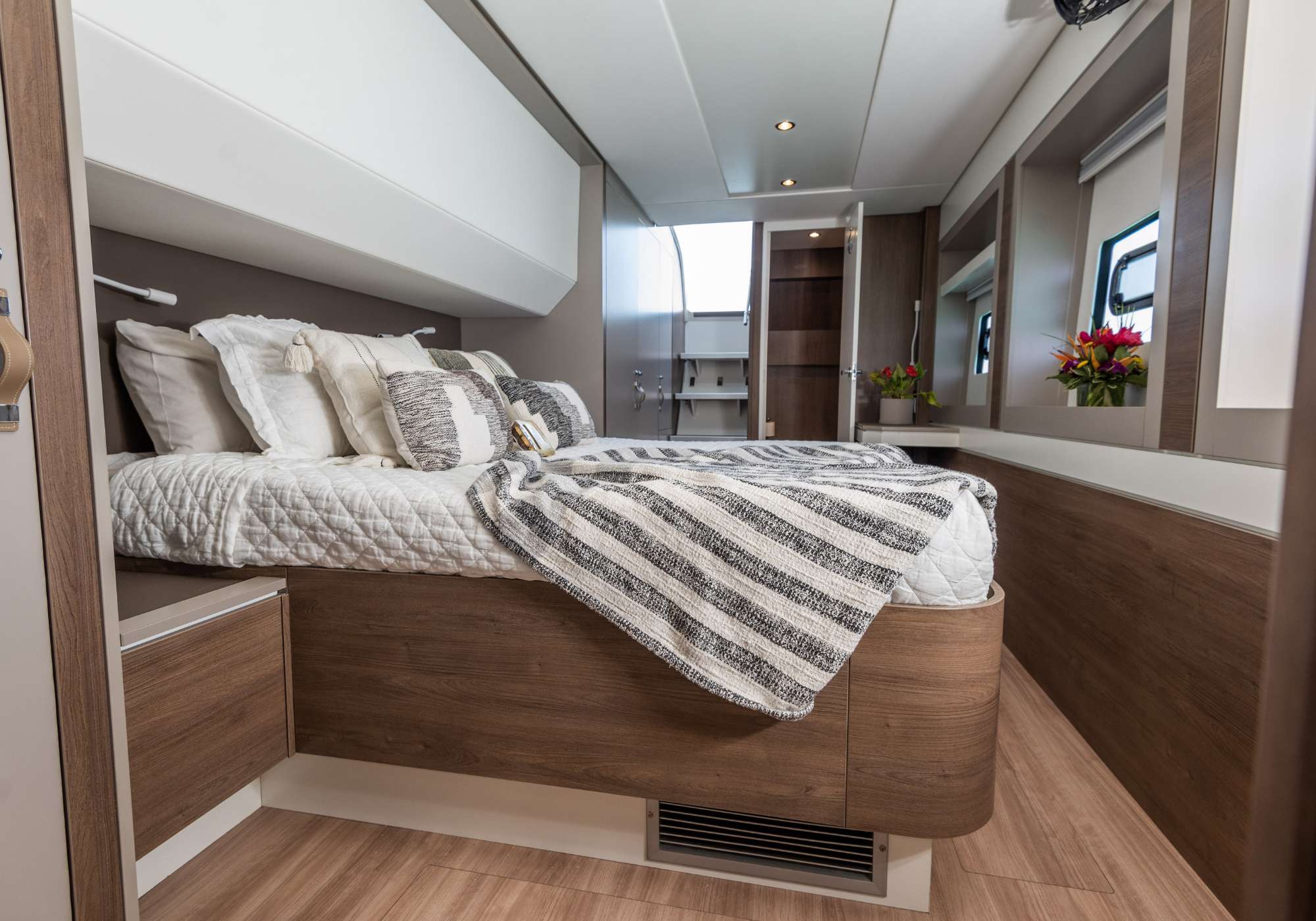 Charter Yacht LOCATION 5.4(DRIFT for 2026)- Bali 5.4 - 4 Cabins - Nassau - Exumas - Bahamas