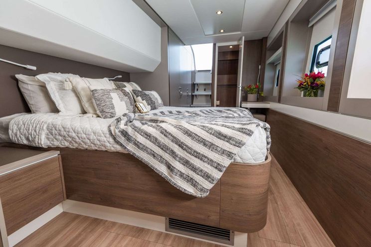 Charter Yacht LOCATION 5.4 - Bali 5.4 - 4 Cabins - Nassau - Exumas - Bahamas