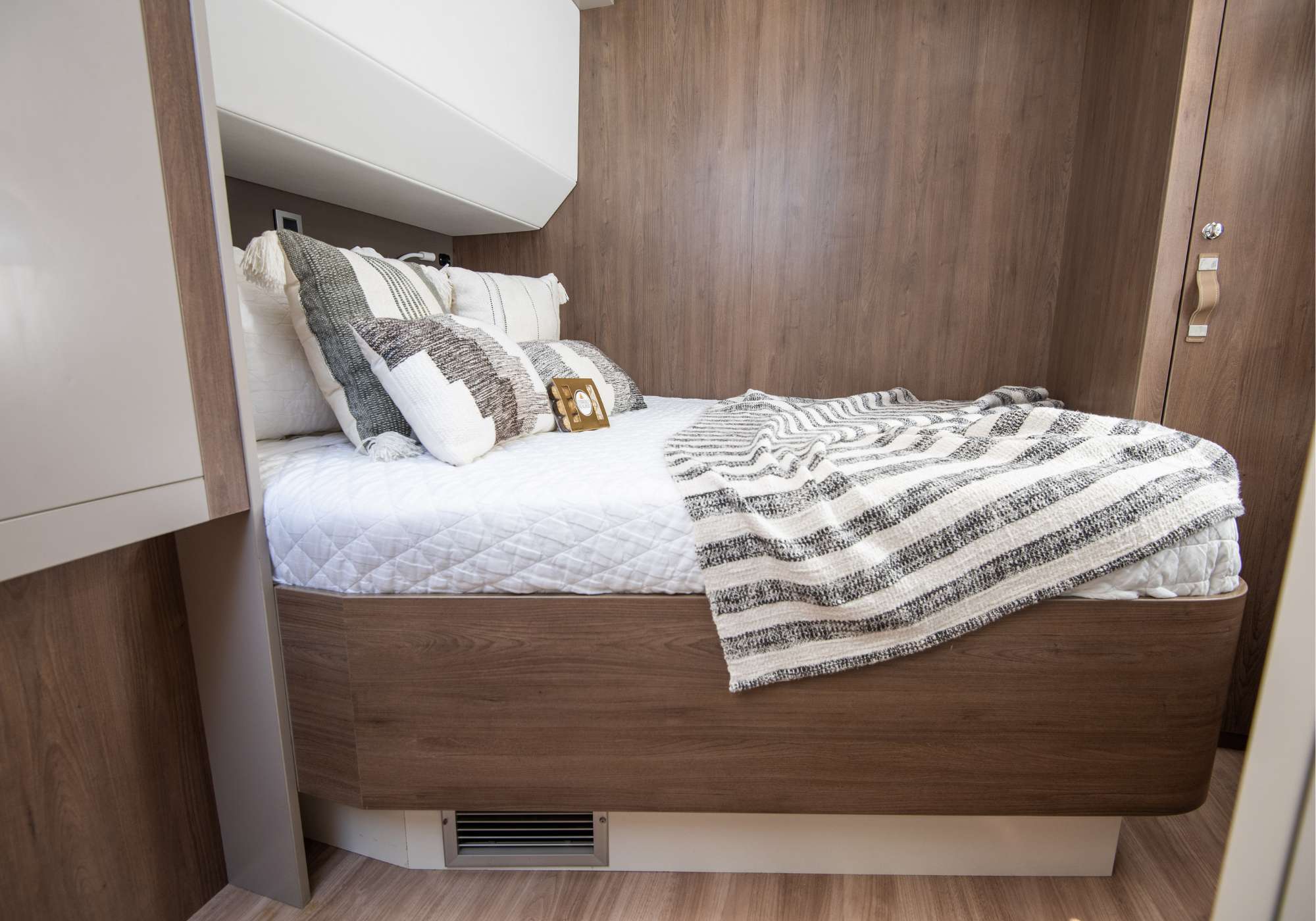 Charter Yacht LOCATION 5.4(DRIFT for 2026)- Bali 5.4 - 4 Cabins - Nassau - Exumas - Bahamas