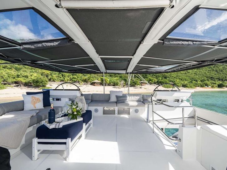 DRAGONFLY Lagoon 620 - flybridge DRAGONFLY Lagoon 620 - flybridge