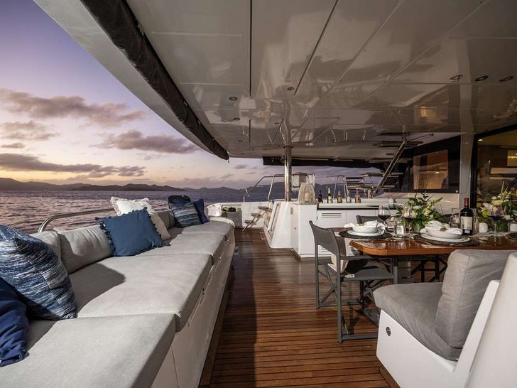 DRAGONFLY Lagoon 620 - aft deck DRAGONFLY Lagoon 620 - aft deck