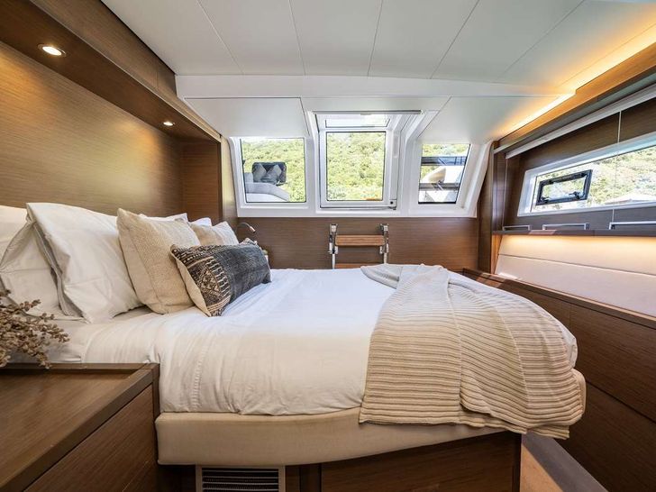 DRAGONFLY Lagoon 620 - master cabin DRAGONFLY Lagoon 620 - master cabin