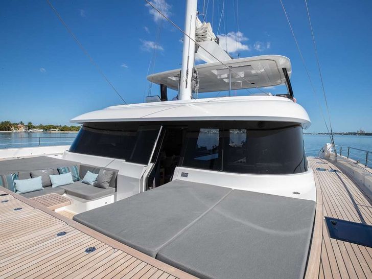 AMAYA Sunreef 60 - foredeck AMAYA Sunreef 60 - foredeck