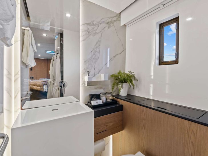 AMAYA Sunreef 60 Ensuite AMAYA Sunreef 60 Ensuite