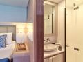 ALMA Fountaine Pajot Samana 59 - VIP cabin bathroom ALMA Fountaine Pajot Samana 59 - VIP cabin bathroom