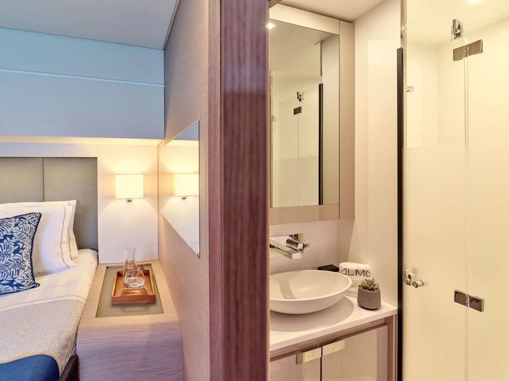 ALMA Fountaine Pajot Samana 59 - VIP cabin bathroom ALMA Fountaine Pajot Samana 59 - VIP cabin bathroom