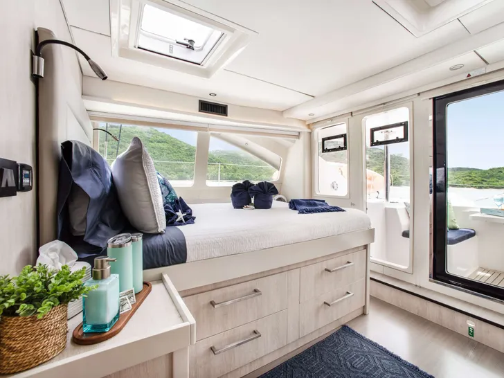 DEEP BLUE - Leopard 58 - Queen cabin DEEP BLUE - Leopard 58 - Queen cabin