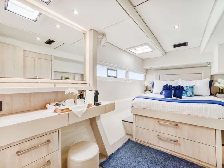 DEEP BLUE - Leopard 58 - Queen cabin DEEP BLUE - Leopard 58 - Queen cabin