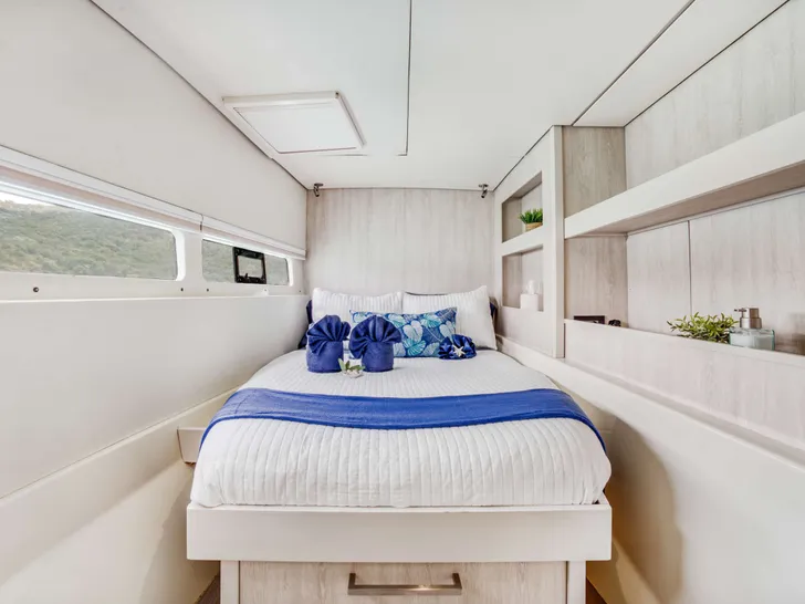 DEEP BLUE - Leopard 58 - Queen cabin DEEP BLUE - Leopard 58 - Queen cabin