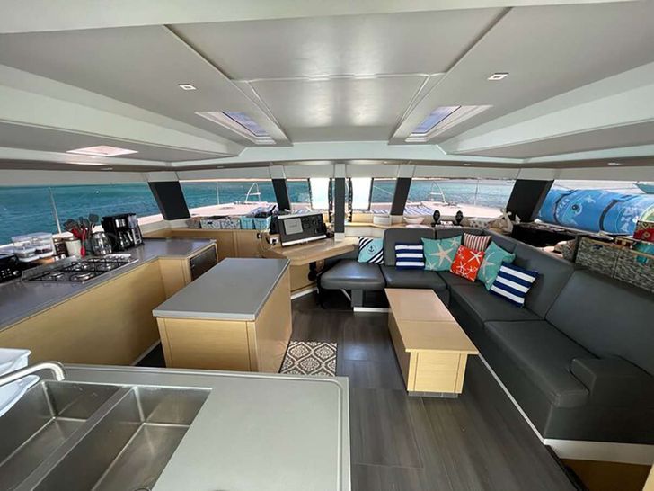DEVINE SAILING Fountaine Pajot 50 - interior DEVINE SAILING Fountaine Pajot 50 - interior