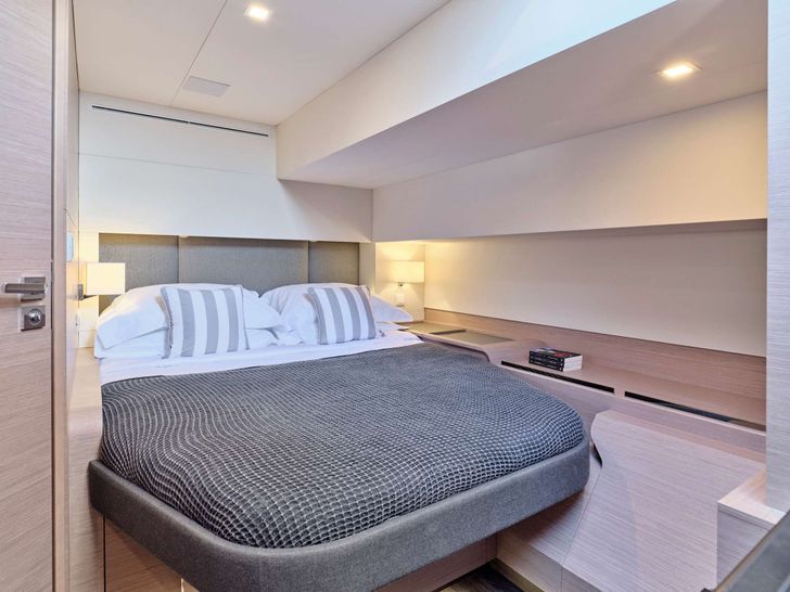 ALEXANDRA II Fountaine Pajot Alegria 67 - VIP cabin 1 ALEXANDRA II Fountaine Pajot Alegria 67 - VIP cabin 1