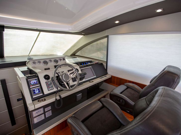 MY GIRL - Fairline 62 Bridge MY GIRL - Fairline 62 Bridge