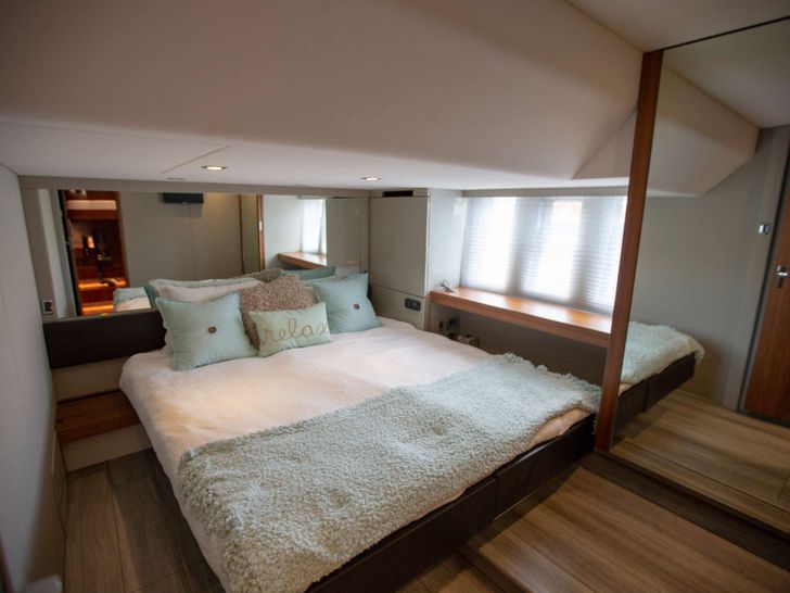 MY GIRL - Fairline 62 Master Suite MY GIRL - Fairline 62 Master Suite