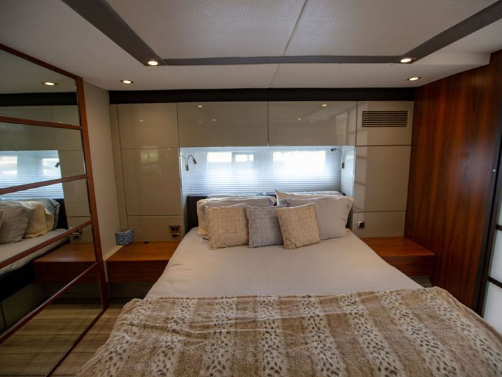 MY GIRL - Fairline 62 VIP Cabin MY GIRL - Fairline 62 VIP Cabin