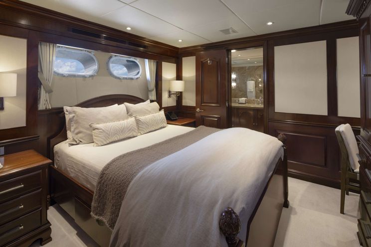 Charter Yacht SECOND LOVE - Trinity 145 - 5 Cabins - Nassau - Bahamas - Florida