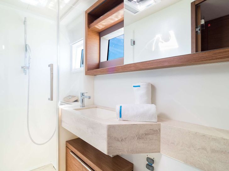 BADI - Lagoon 50 - Ensuite Details BADI - Lagoon 50 - Ensuite Details