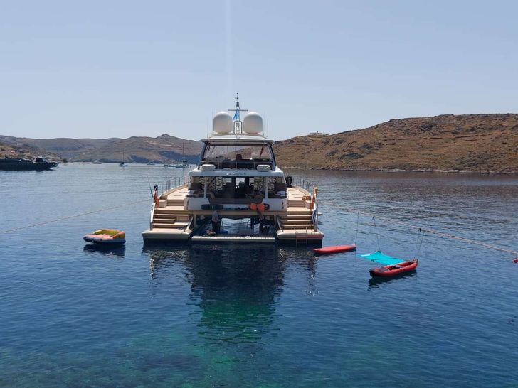 JUST MARIE 2 Lagoon Seventy 8 - aft shot JUST MARIE 2 Lagoon Seventy 8 - aft shot