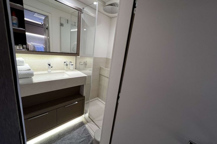 Charter Yacht JUST MARIE 2 - Lagoon Seventy 8 - 3 Cabins - Athens - Mykonos - Paros - Greece