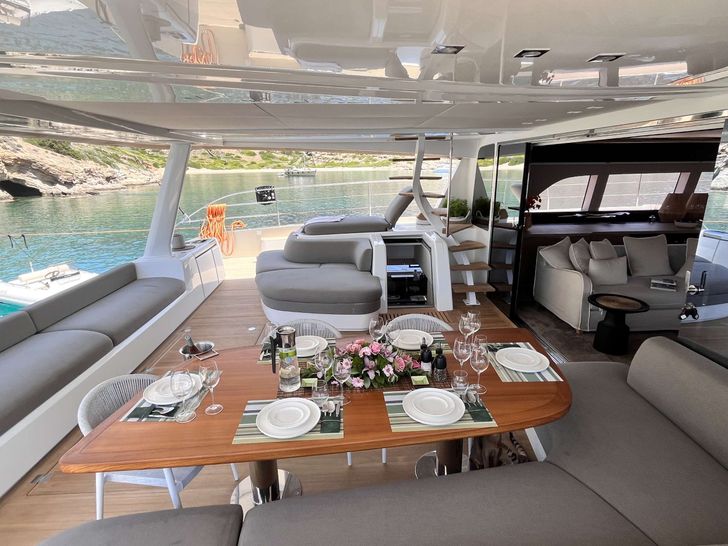 JUST MARIE 2 Lagoon Seventy 8 - aft deck JUST MARIE 2 Lagoon Seventy 8 - aft deck