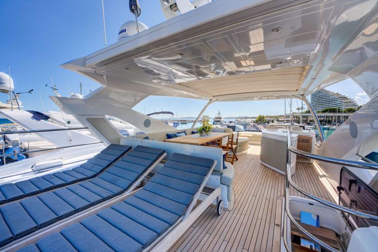 Charter Yacht MIKEL ANGELO - Sunseeker 76 Yacht - 4 Cabins - Monaco - Cannes - St Tropez