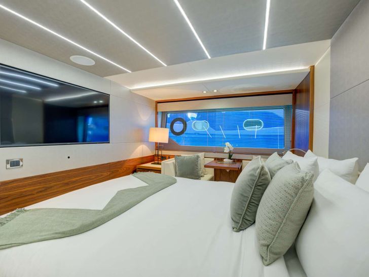 MIKEL ANGELO MIKEL ANGELO