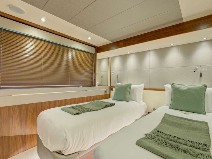 MIKEL ANGELO MIKEL ANGELO