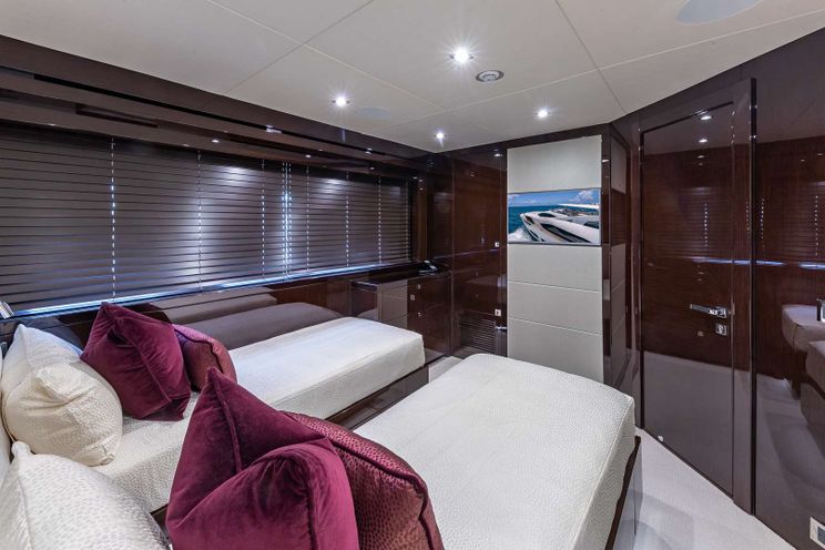 Charter Yacht MIRRACLE - Sunseeker 95 - 4 Cabins - Nassau - Staniel Cay - Exumas