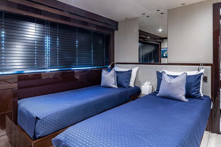 Charter Yacht MIRRACLE - Sunseeker 95 - 4 Cabins - Nassau - Staniel Cay - Exumas