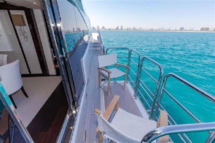 Charter Yacht MIRRACLE - Sunseeker 95 - 4 Cabins - Nassau - Staniel Cay - Exumas