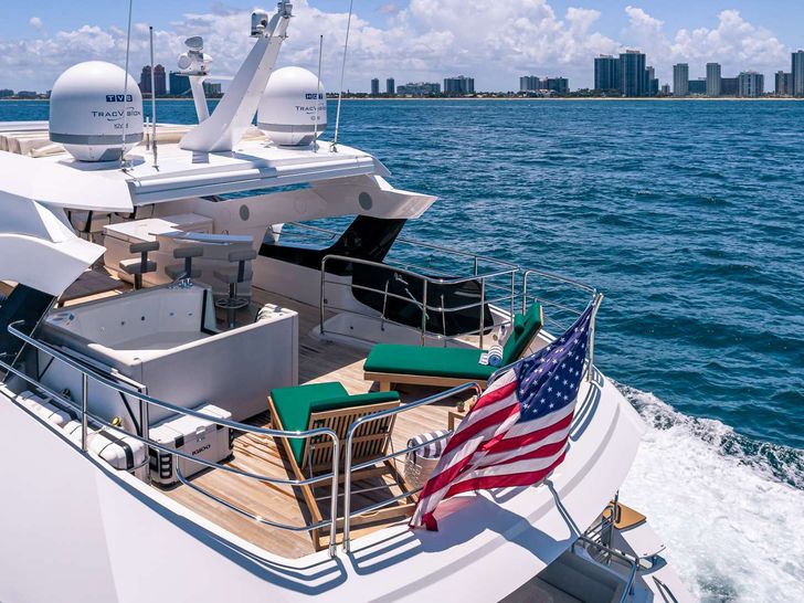 MIRRACLE - Aft Flybridge MIRRACLE - Aft Flybridge