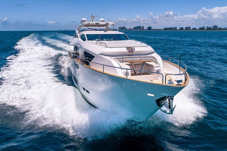 Charter Yacht MIRRACLE - Sunseeker 95 - 4 Cabins - Nassau - Staniel Cay - Exumas