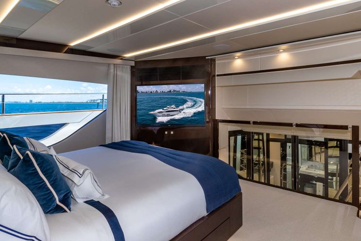 Charter Yacht MIRRACLE - Sunseeker 95 - 4 Cabins - Nassau - Staniel Cay - Exumas