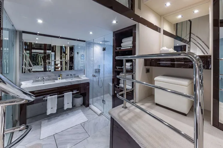 Charter Yacht MIRRACLE - Sunseeker 95 - 4 Cabins - Nassau - Staniel Cay - Exumas