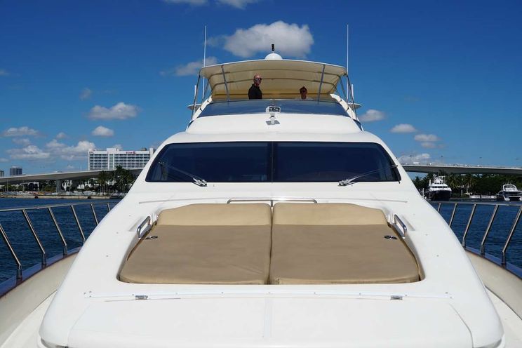 Charter Yacht AZURE - Azimut 80 - 4 Cabins - Bahamas