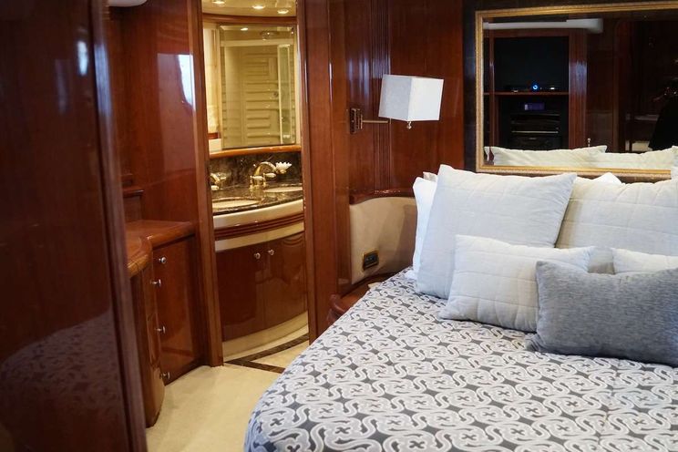 Charter Yacht AZURE - Azimut 80 - 4 Cabins - Bahamas