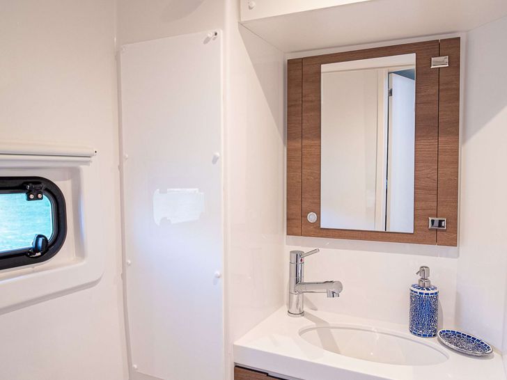 BAVARIAN BLISS Bali 4.8 - cabin 3 bathroom BAVARIAN BLISS Bali 4.8 - cabin 3 bathroom