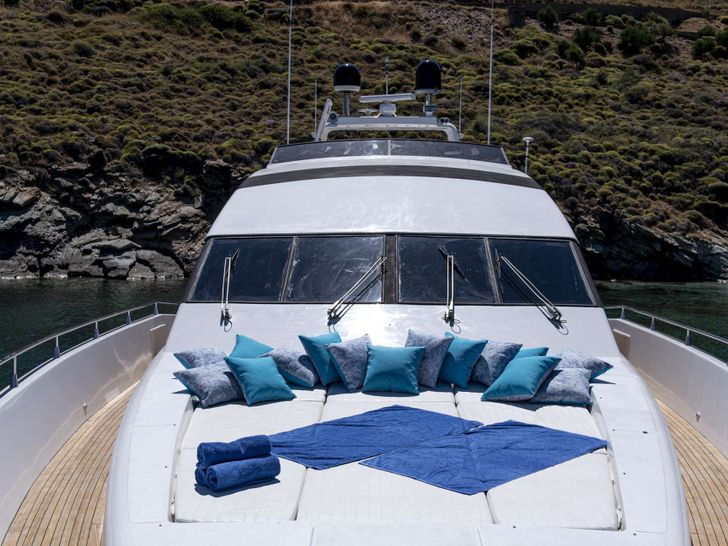 WISH - sunpads in the foredeck WISH - sunpads in the foredeck