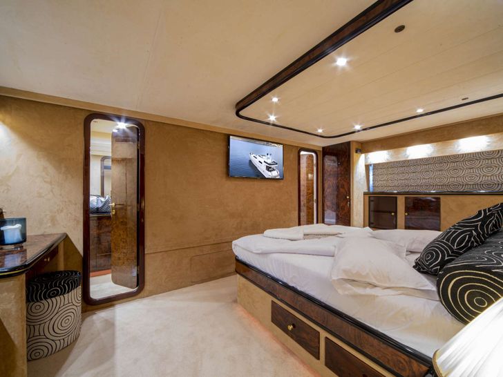 WISH - master cabin WISH - master cabin