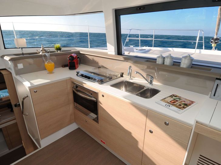 INTREPIDO Bali 4.1 - galley INTREPIDO Bali 4.1 - galley
