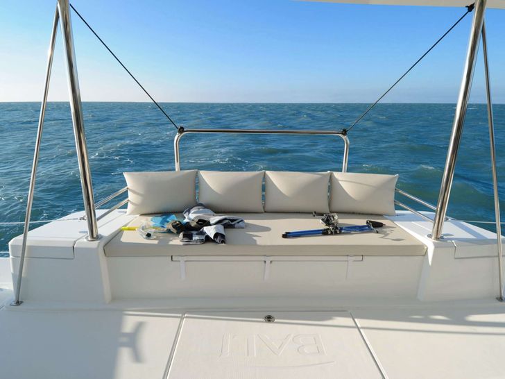 INTREPIDO Bali 4.1 - flybridge INTREPIDO Bali 4.1 - flybridge