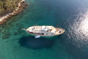 GALLANT - Brodosplit 31 Metres - 5 Cabins - Split - Dubrovnik - Hvar GALLANT - Brodosplit 31 Metres - 5 Cabins - Split - Dubrovnik - Hvar