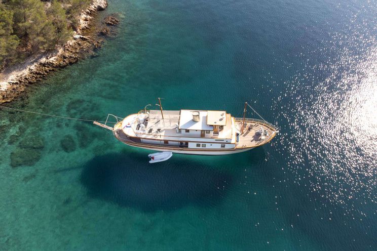 Charter Yacht GALLANT - Brodosplit 31 Metres - 5 Cabins - Split - Dubrovnik - Hvar