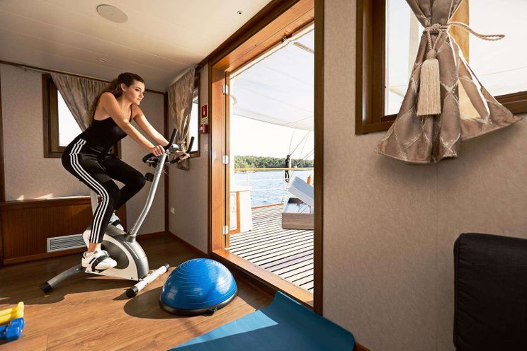 Charter Yacht GALLANT - Brodosplit 31 Metres - 5 Cabins - Split - Dubrovnik - Hvar