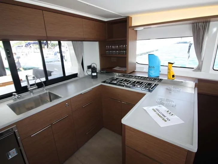 WESTERLUND Lagoon 46 - galley WESTERLUND Lagoon 46 - galley