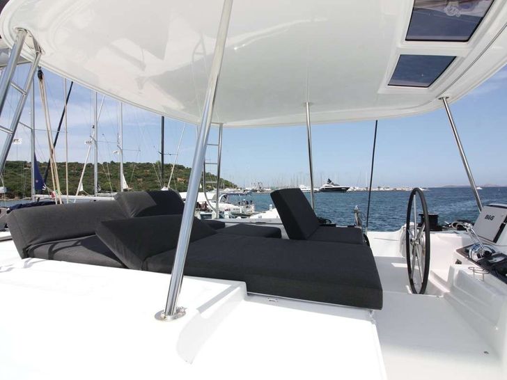 WESTERLUND Lagoon 46 - flybridge WESTERLUND Lagoon 46 - flybridge