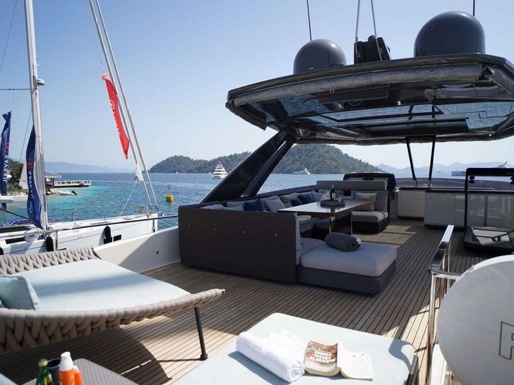 SHERO 26.14m Ferretti Motor Yacht Seating Area SHERO 26.14m Ferretti Motor Yacht Seating Area