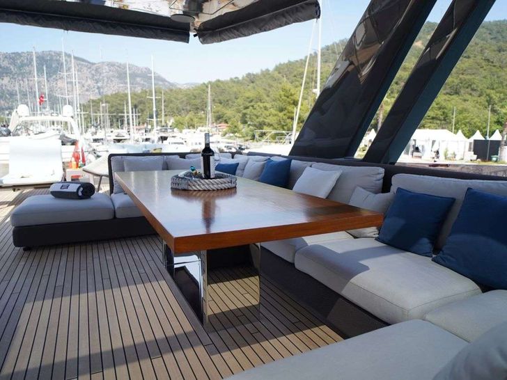 SHERO 26.14m Ferretti Motor Yacht Dining Area SHERO 26.14m Ferretti Motor Yacht Dining Area