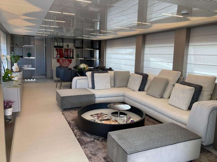 SHERO 26.14m Ferretti Motor Yacht Saloon SHERO 26.14m Ferretti Motor Yacht Saloon